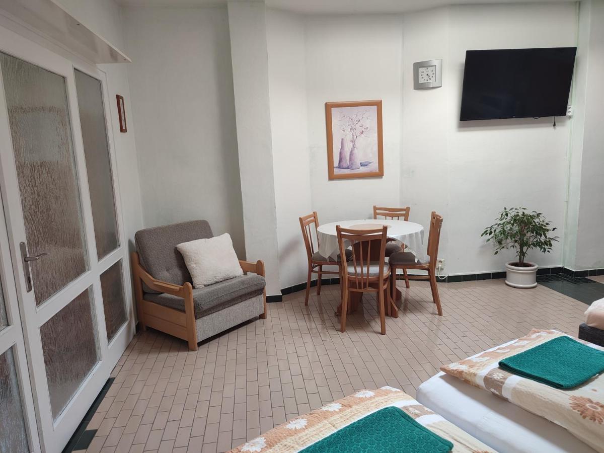 Pension Dana Karaskova Apartment Kutna Hora Luaran gambar